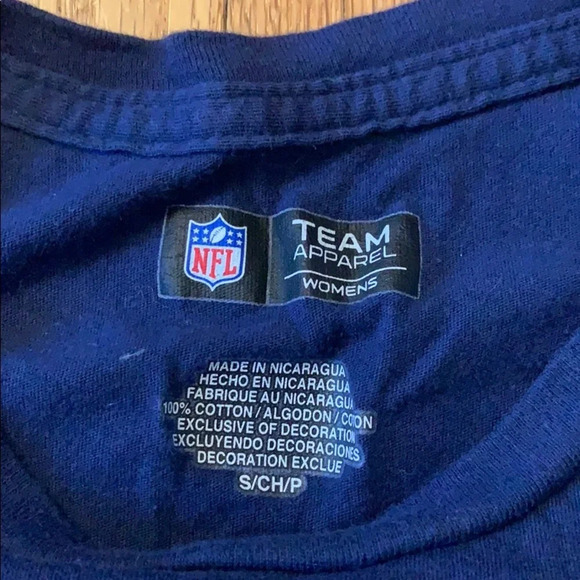 Women’s New England Patriots blue short sleeve t-shirt small - Picture 3 of 3